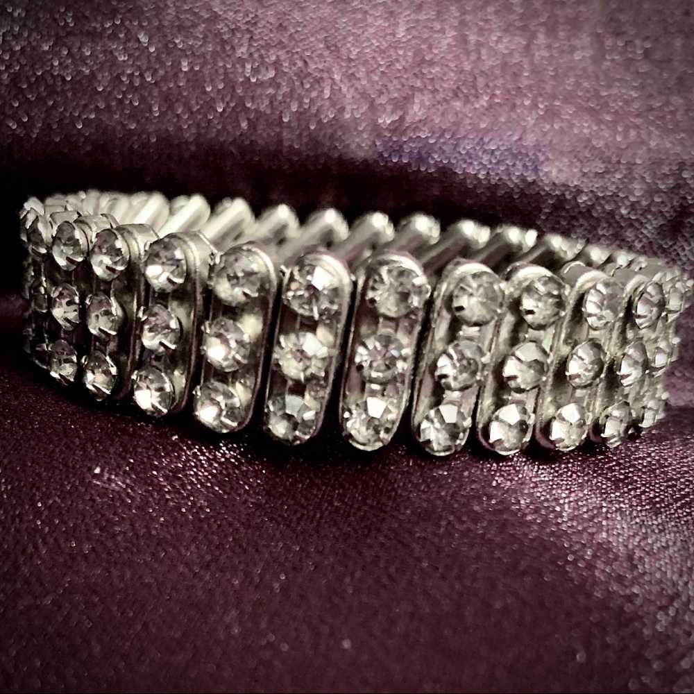 VINTAGE Rhinestone Expansion Bracelet - Picture 3 of 7